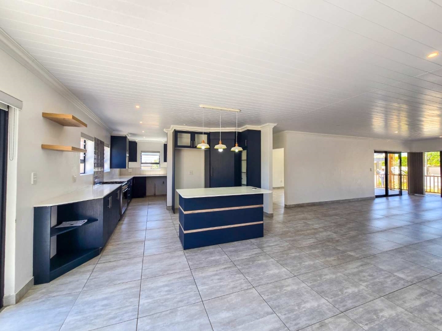 3 Bedroom Property for Sale in Stilbaai Wes Western Cape